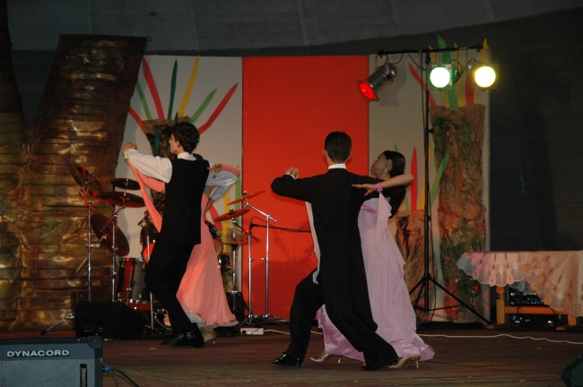 Pokaz tańca szkoły tańca „ROCKSTEP”