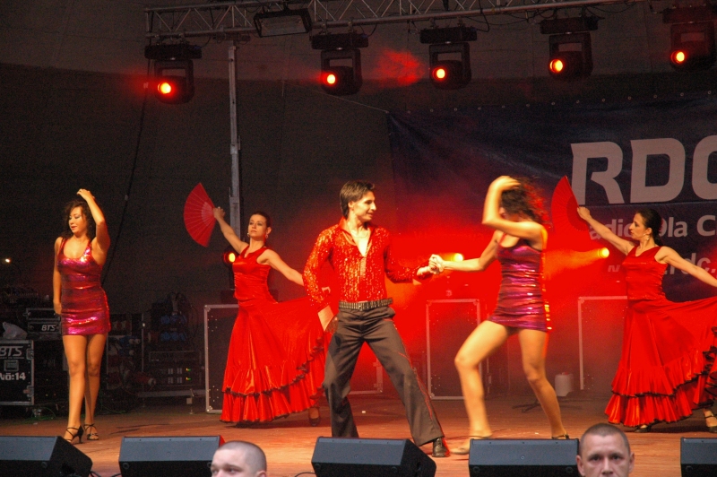 Ivan Komarenko z zespołem tanecznym