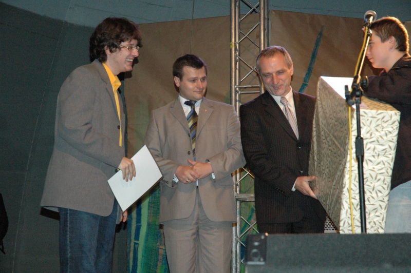 Nagrodę główną z rąk przedstawicieli marszałka województwa mazowieckiego odebrał Paweł Nodzak (Grand Prix 2007)