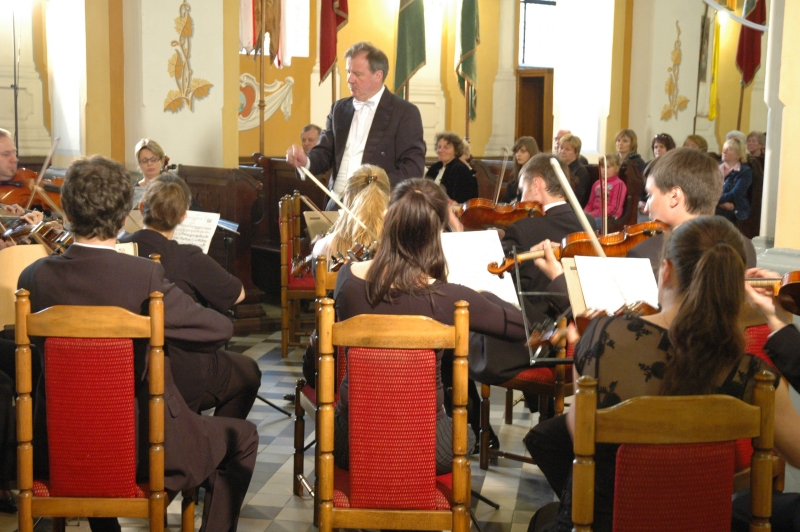 Orkiestra Sinfonia Viva pod dyr. Tomasza Radziwonowicza 